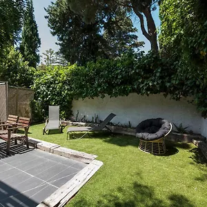 https://apartamento-con-jardn-terraza-en-cadaqus.topcostabravahotels.com