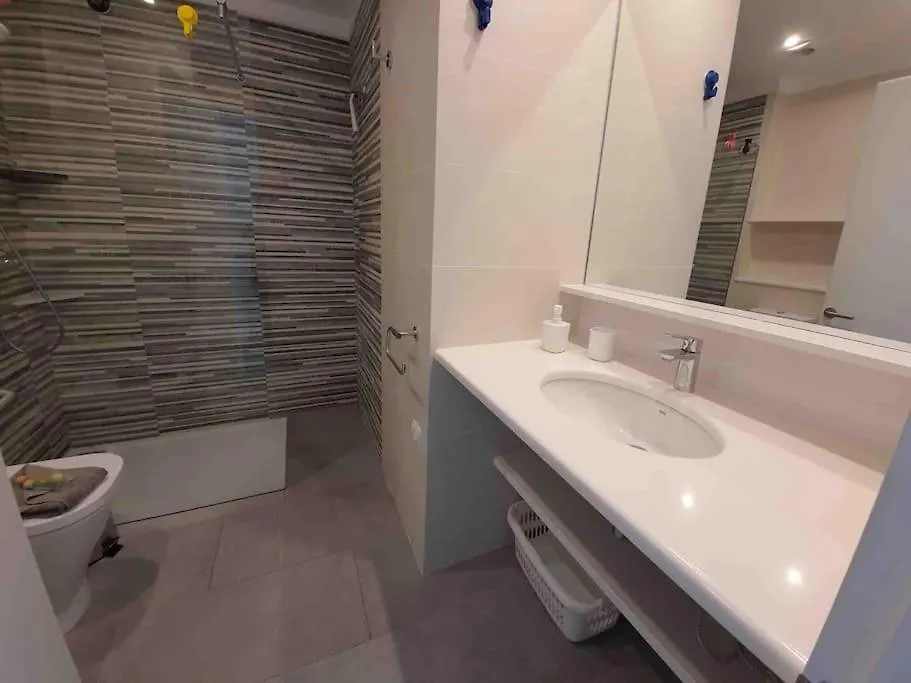 Apartamento Luminoso Planta Baja con terraza a 5 min de la playa Cadaqués